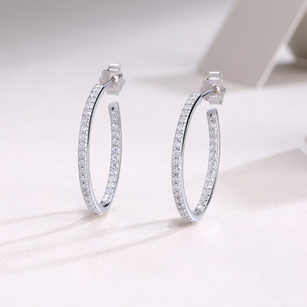 Stylish 925 silver hoop earrings with a sense of luxury, popular in European and American live broadcasts, hot-selling Moissanite earrings in stock