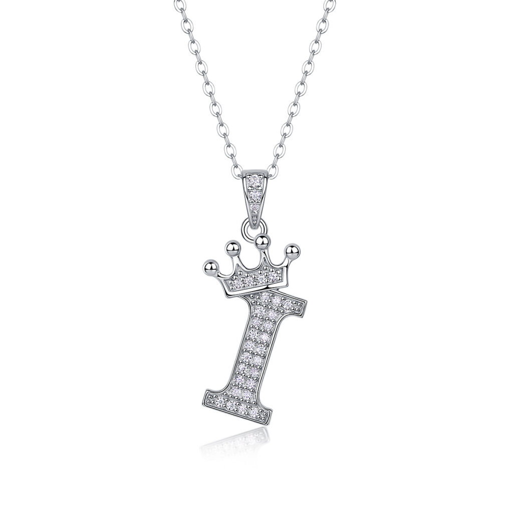 Popular 26 English letters necklace 925 silver for women, fashionable temperament Moissanite chain cross-border clavicle chain