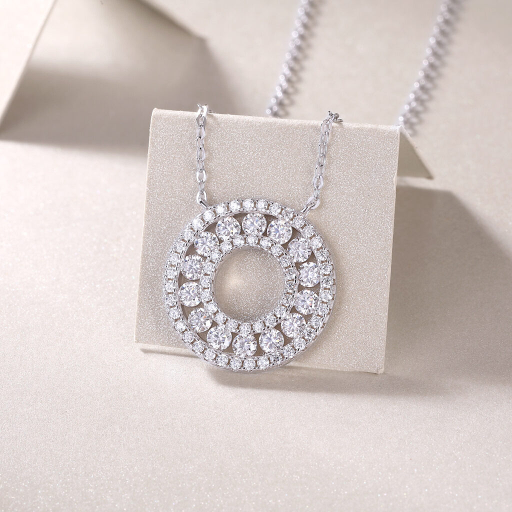 S925 Silver Necklace Moissanite Reciprocating Pendant Fashion Clavicle Chain Accessories Gift Source Wholesale in Stock