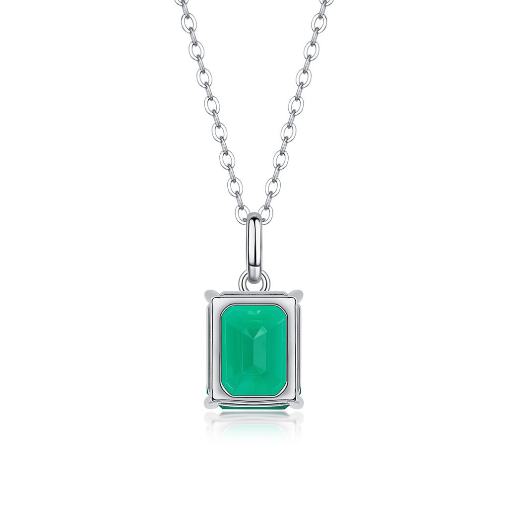 S925 Silver Heartless Elegance Pendant with Chain Cultivated Emerald Gemstone Necklace Source Stock Silver Necklace