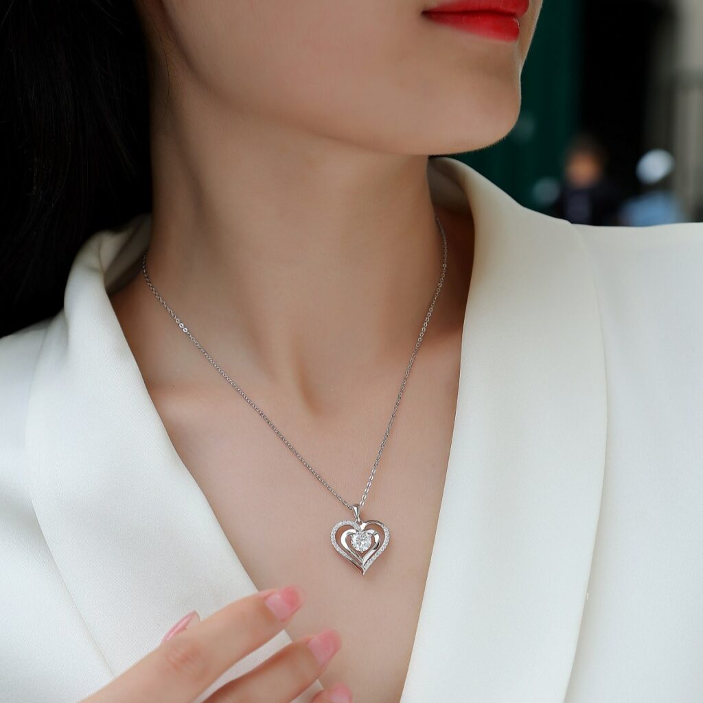 S925 silver necklace Moissanite pendant cross-border clavicle chain temu hot-selling silver jewelry pendant Panyu factory wholesale