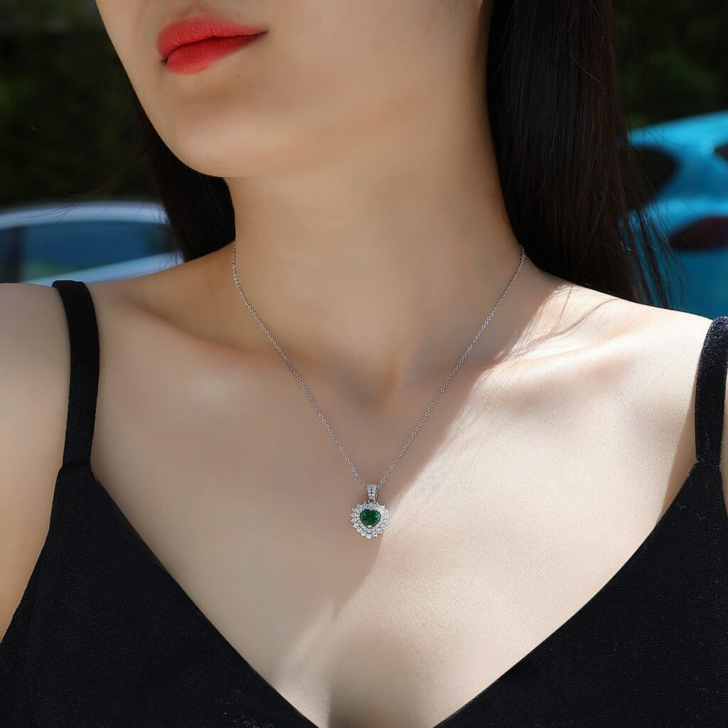 S925 Silver Necklace Synthetic Emerald Light of the Palm Pendant with Chain Silver Plated Platinum Source Wholesale