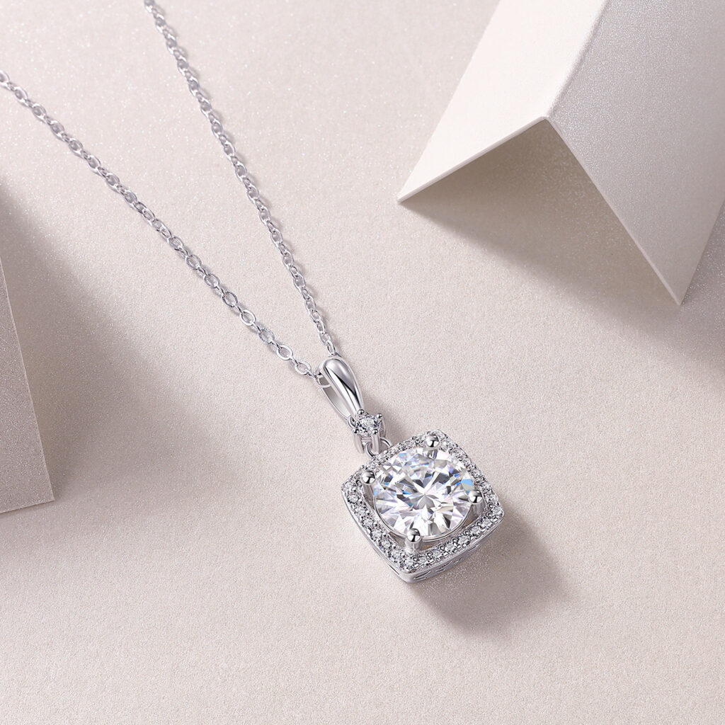 S925 silver necklace 2 carat Moissanite new pendant with chain silver jewelry gold-plated clavicle chain Panyu factory