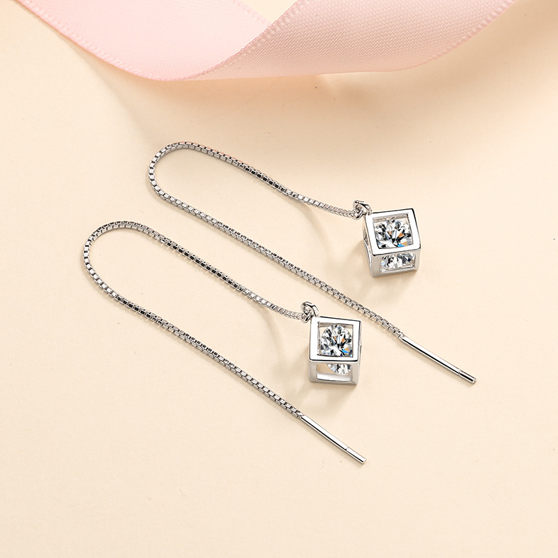 One-piece drop shipping Love Cube S925 earrings for women with tassel Moissanite stud earrings simulated diamond ear thread jewelry